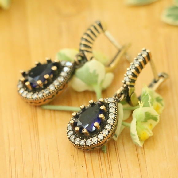 925 Sterling Silver Cubic Zirconia Stones Earrings - Picture 3 of 6